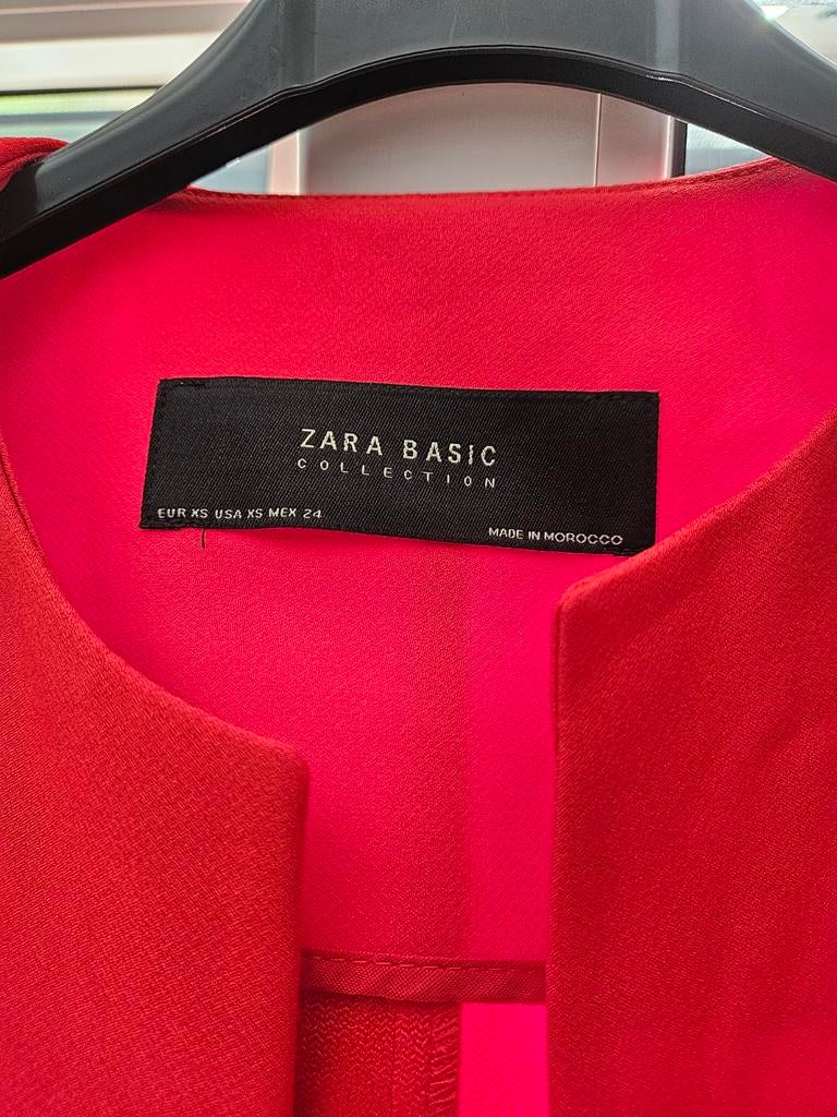 Zara Basic Rood Jasje met Trompetmouwen - Maat XS, Ophalen of Verzenden, Zo goed als nieuw, Jasje, Maat 34 (XS) of kleiner