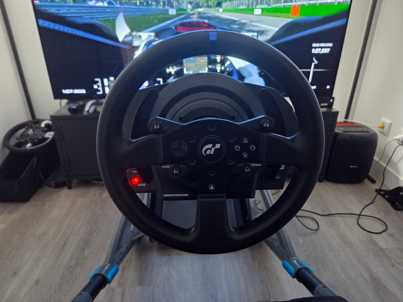 Thrustmaster T300 racestuur met pedalen., Ophalen of Verzenden, Zo goed als nieuw
