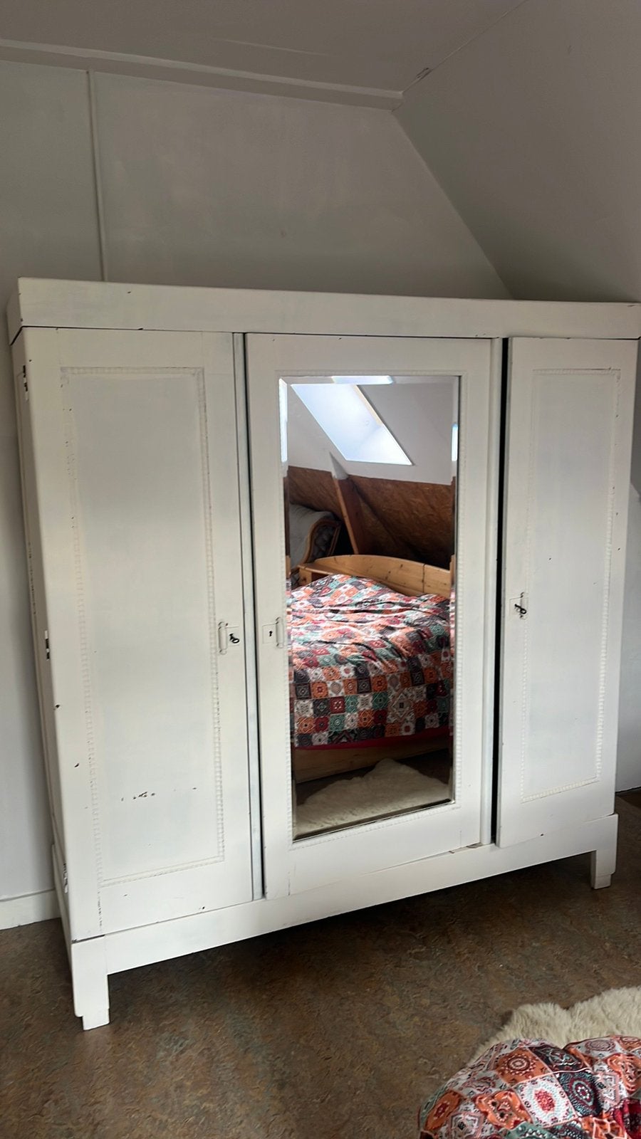 Witte houten linnenkast, Huis en Inrichting, Ophalen, Met deur(en), Gebruikt, 200 cm of meer