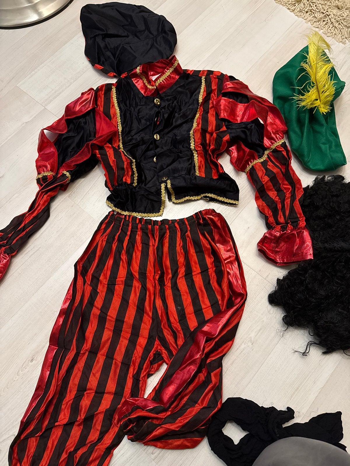 Pietenpak rood/zwart maat 140, Ophalen of Verzenden, Gebruikt, 134 t/m 140, Jongen of Meisje