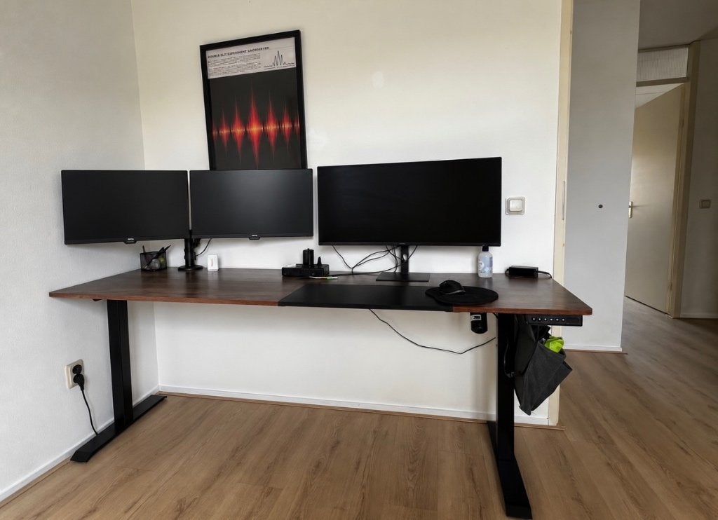 Selling 2 BenQ GW2480 23.8” monitors + dual monitor stand., Ophalen, Zo goed als nieuw, Gaming