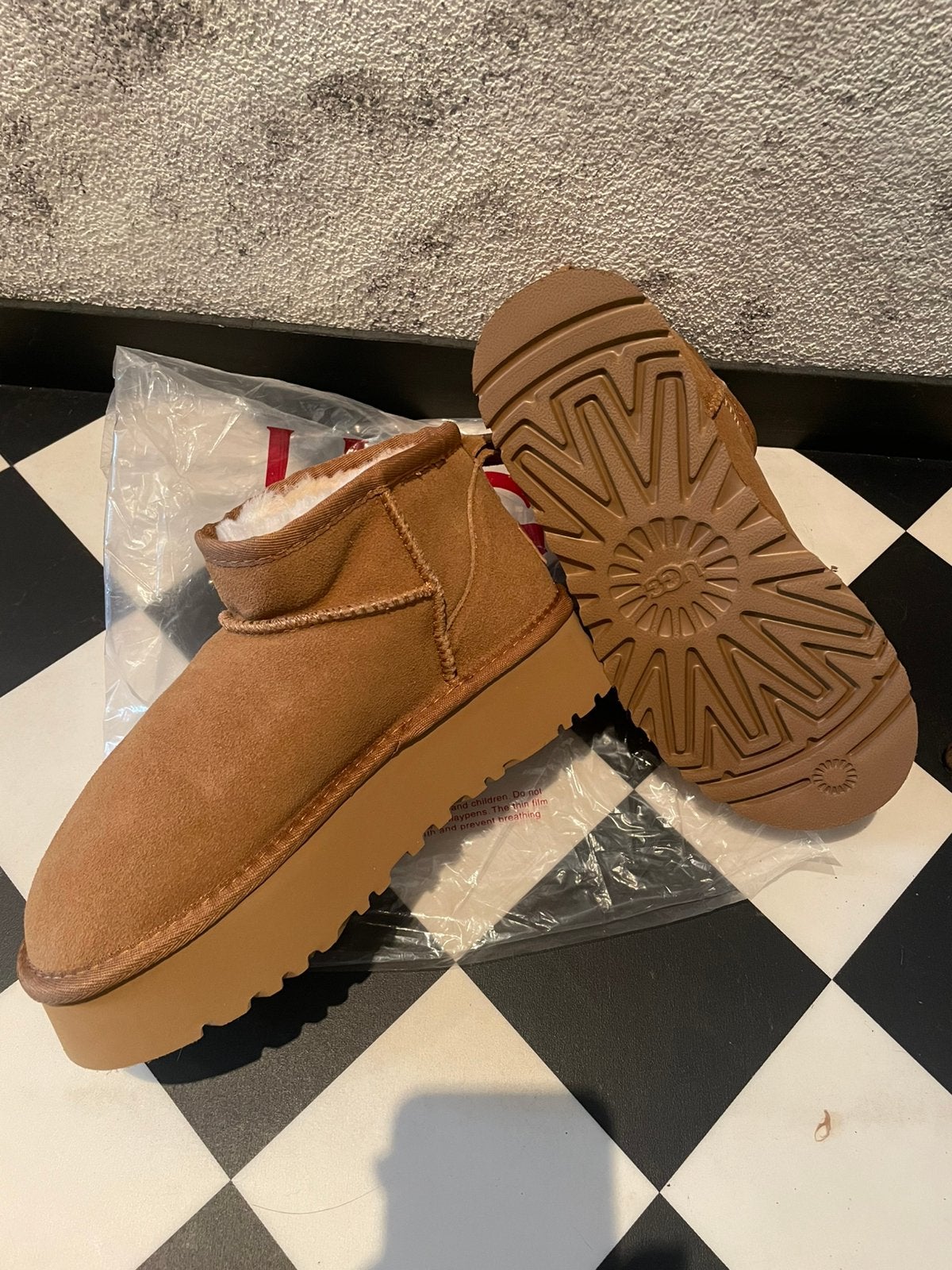 UGG Australië nieuw en ongedragen 38, Bruin, Snowboots, Nieuw, Ophalen of Verzenden