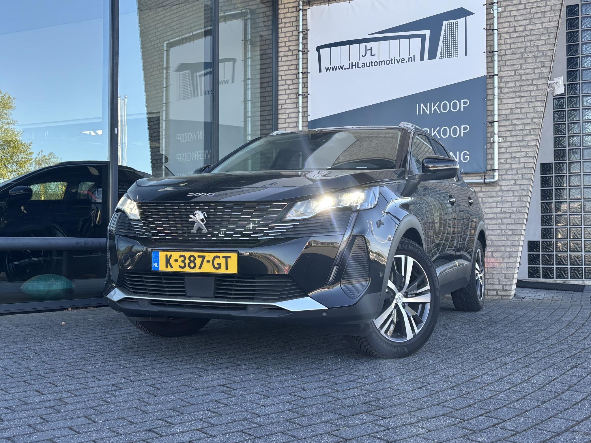 Peugeot 3008 1.2 Allure*130PK*ECC*CRUISE*NAVI*CAM*CARPLAY*, Auto's, Voorwielaandrijving, Gebruikt, 1199 cc, Leder en Stof