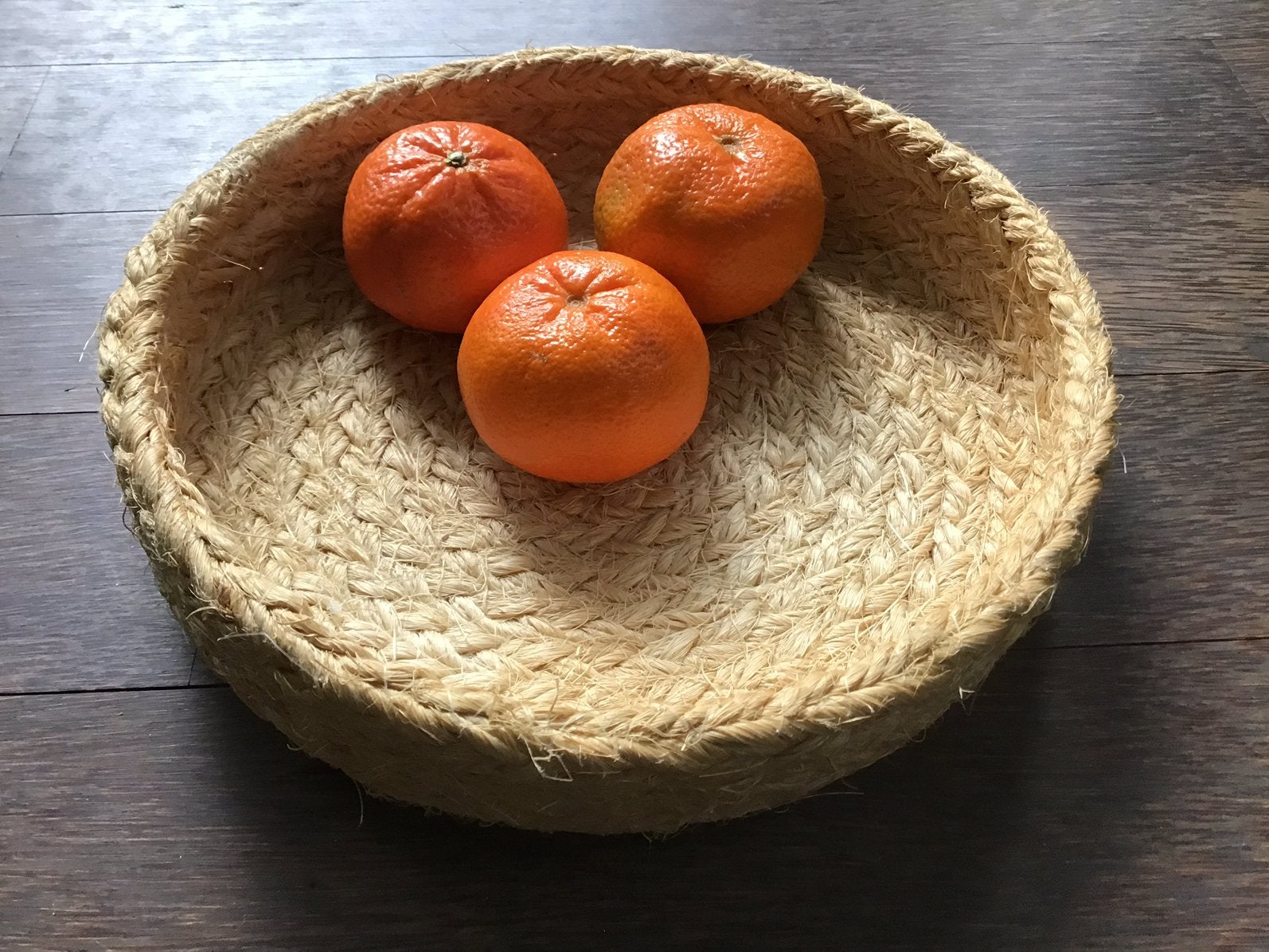 Naturel gevlochten schaal/mand - retro/vintage, Huis en Inrichting, Woonaccessoires | Schalen en Manden, Ophalen of Verzenden