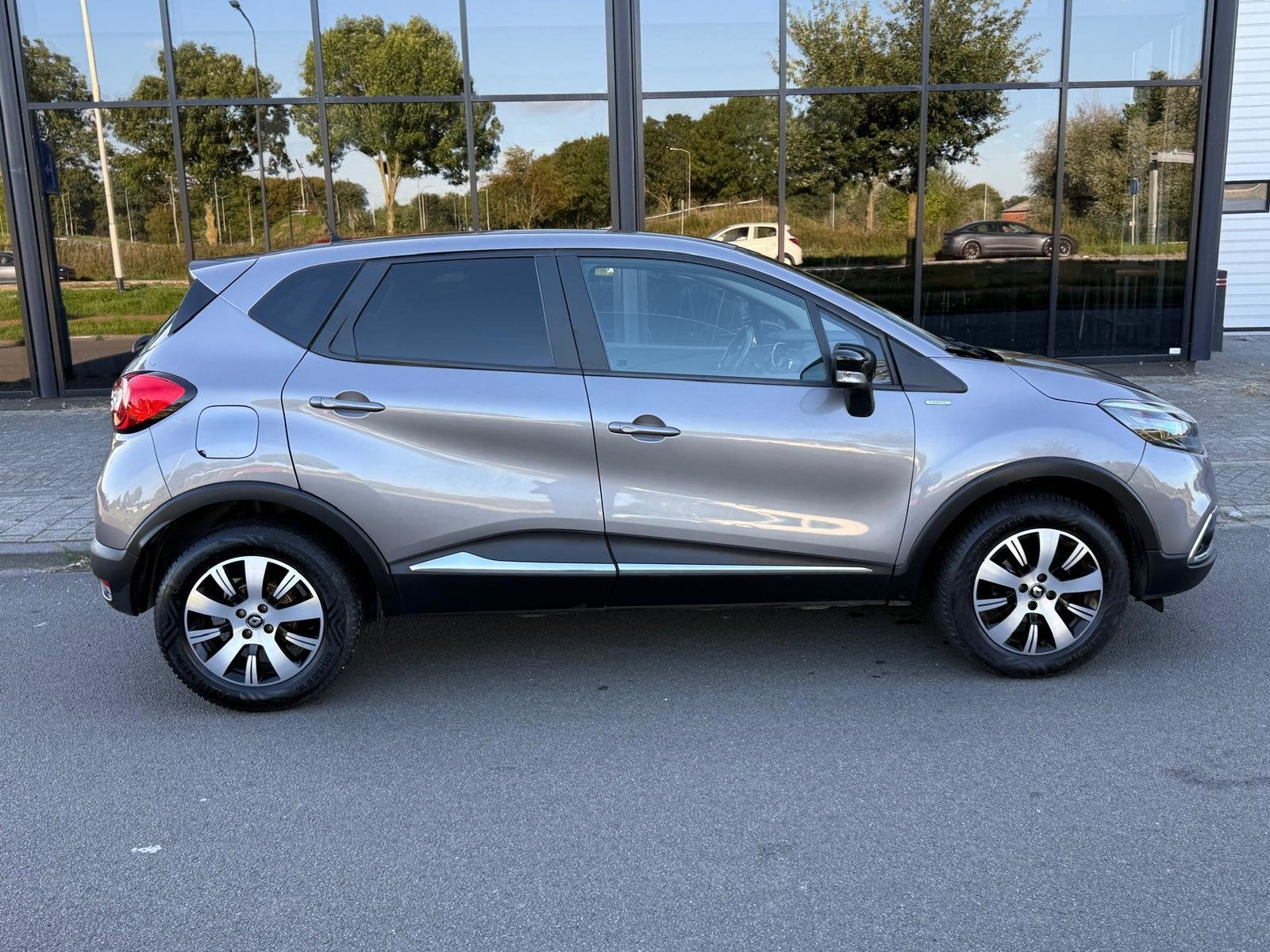 Foto 3 van Renault Captur 0.9 TCe Limited/Navi/bluetooth/airco/Cruise/t