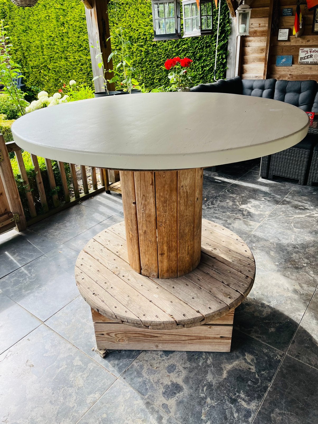 Hele fijne praattafel (diam 120cm), 1 kruk, Ophalen, Zo goed als nieuw, 90 cm of meer