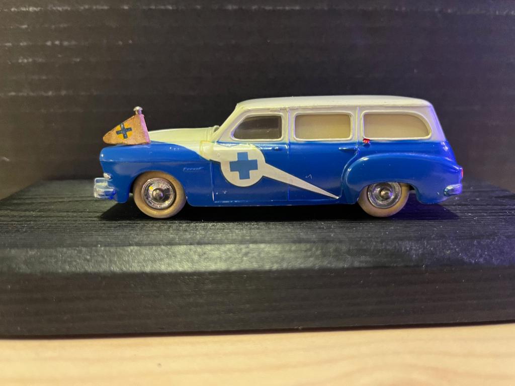 CIJ Models Renault Fregatte Ambulance, Hobby en Vrije tijd, Modelauto's | 1:43, Ophalen of Verzenden, Zo goed als nieuw, Auto