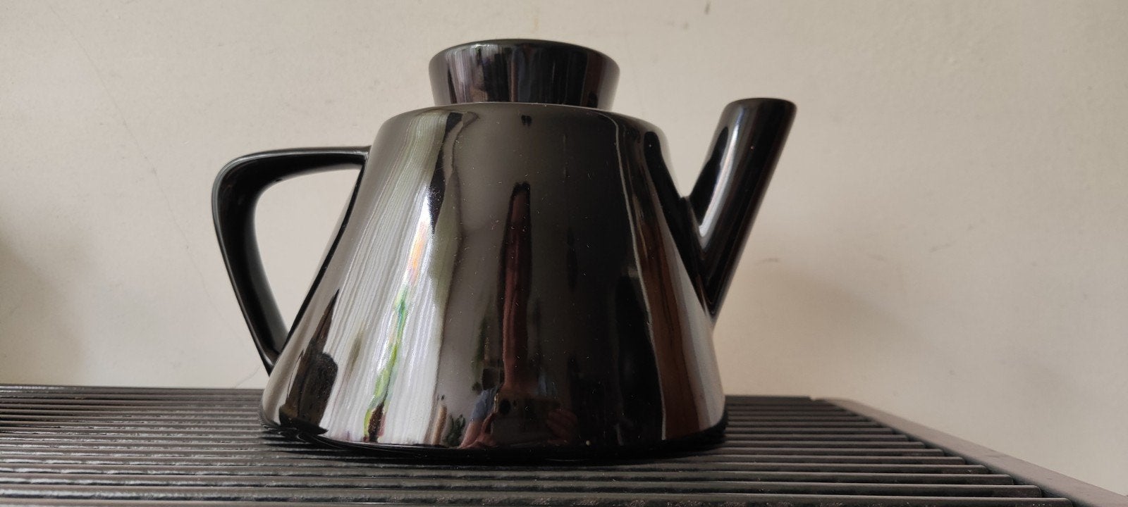 Ikea Varme vintage zwarte keramieken theepot voor 1,5 l thee, Keramiek, Overige typen, Ophalen of Verzenden, Zo goed als nieuw