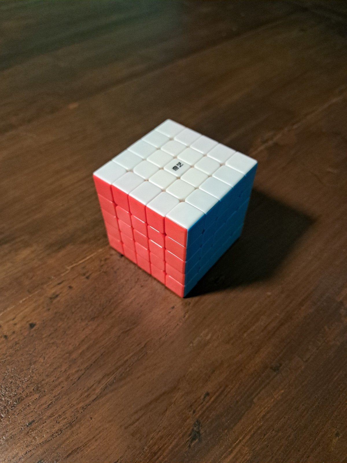 Qiyi 5x5 Rubik's Cube - Zo goed als nieuw met doos, Hobby en Vrije tijd, Denksport en Puzzels, Ophalen of Verzenden, Zo goed als nieuw
