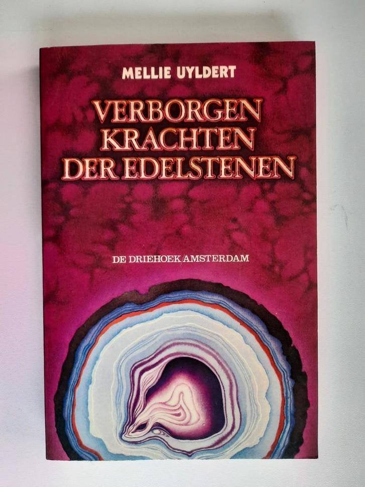 Verborgen krachten der edelstenen . Mellie Uyldert, Boeken, Esoterie en Spiritualiteit, Gelezen, Achtergrond en Informatie, Spiritualiteit algemeen