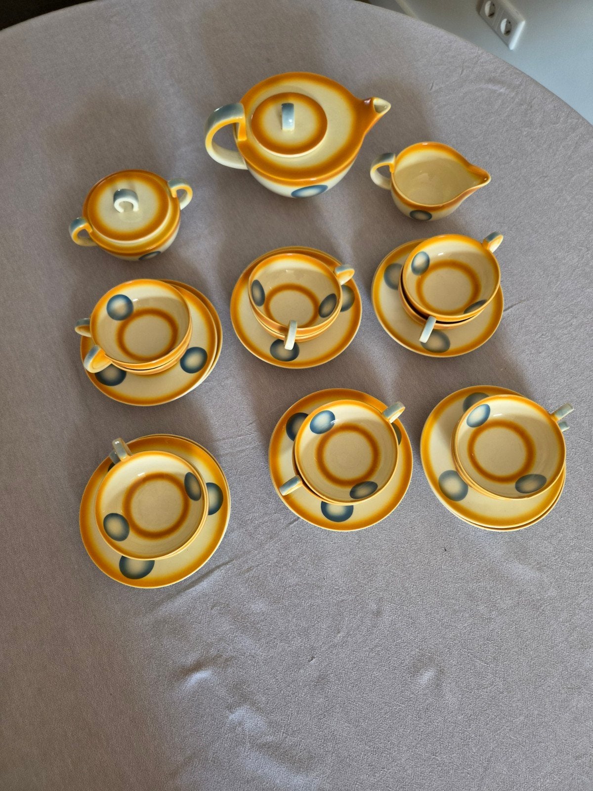 Theeservies art deco 12-delig geel met blauw, Ophalen