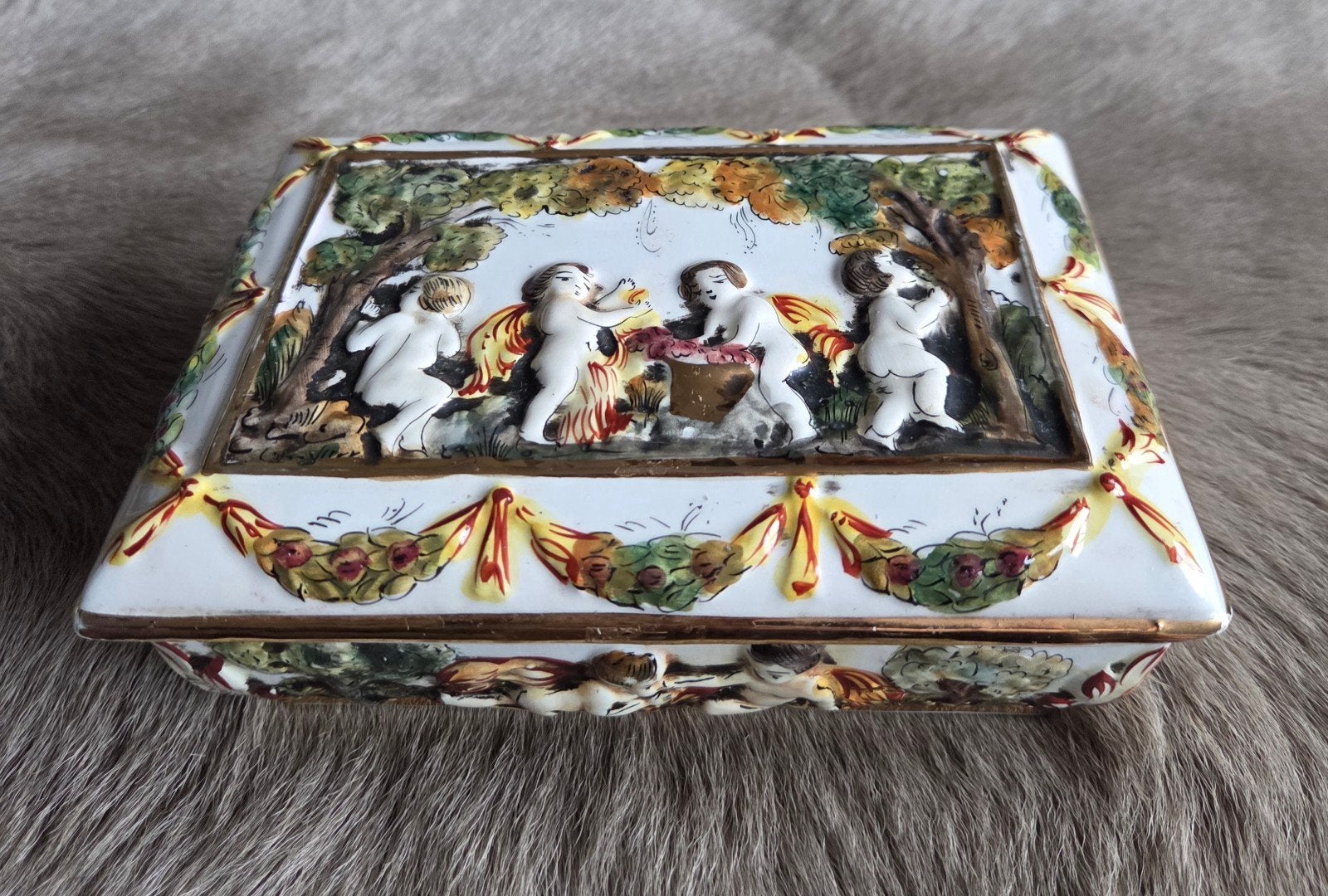 Vintage B.P. Capodimonte Sieradendoos – Putti in Reliëf, Ophalen of Verzenden