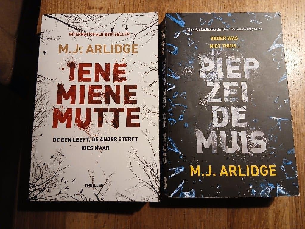 M.J. ARLIDGE boeken €5,00 per stuk, Boeken, Ophalen of Verzenden, Gelezen, M.J. Arlidge, Europa overig