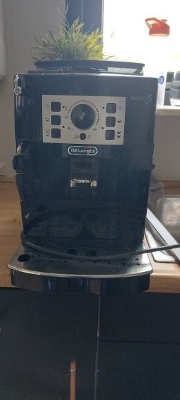 GEBRUIKTE KOFFIEMACHINE (DELONGHI) TE KOOP, Ophalen, Afneembaar waterreservoir, Gebruikt, Koffiemachine