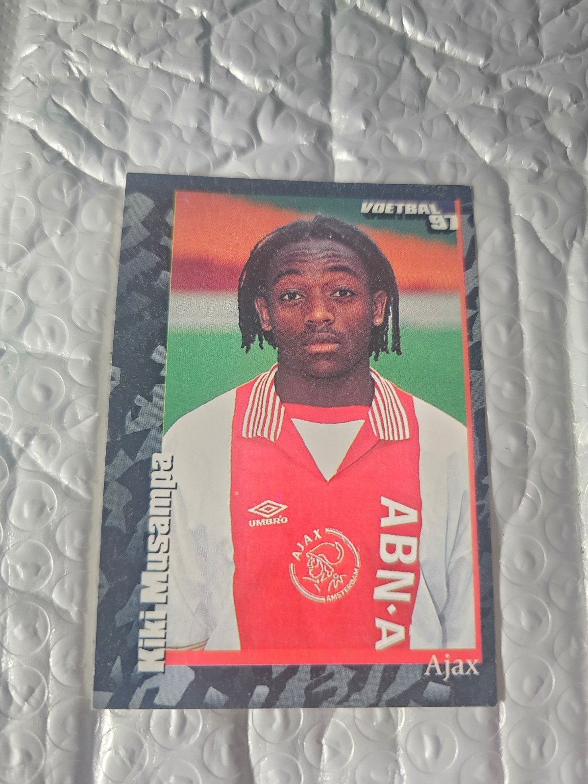 Voetbal 97 Panini  Kiki Musampa Ajax, Ophalen of Verzenden, Nieuw, Ajax, Poster, Plaatje of Sticker