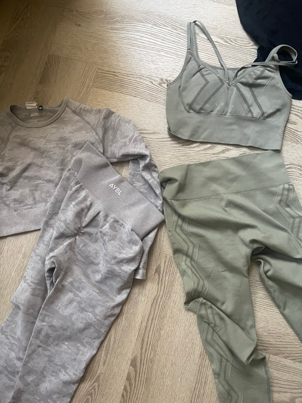 Sportkleding pakket: AYBL, Under Armour, The North Face, Maat 38/40 (M), Ophalen of Verzenden, Fitness of Aerobics, Grijs