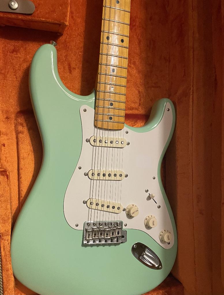 Fender Stratocaster AVRI '57 Surf Green, Ophalen, Zo goed als nieuw, Solid body, Fender