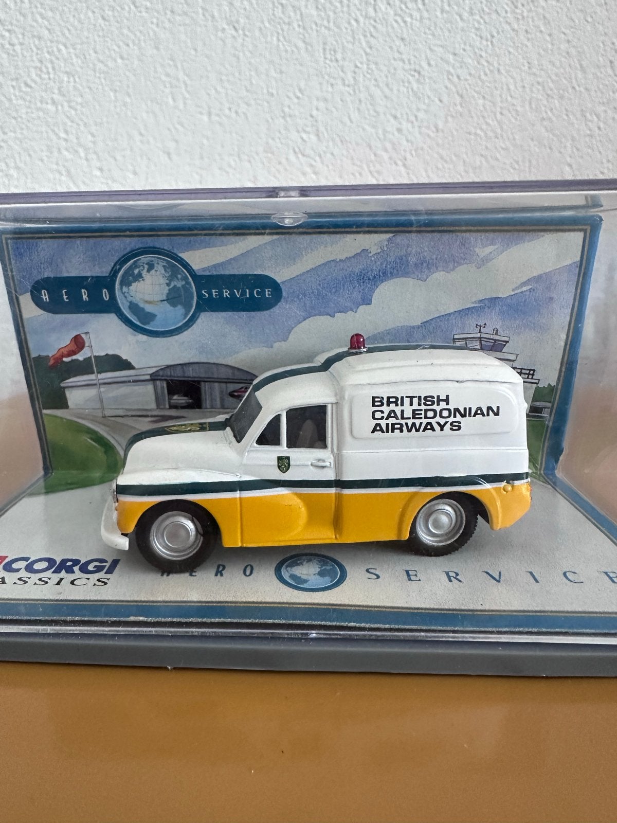 Corgi Classics British Caledonian Airways busje, Overige merken, 1:50 of kleiner, Overige typen, Ophalen of Verzenden