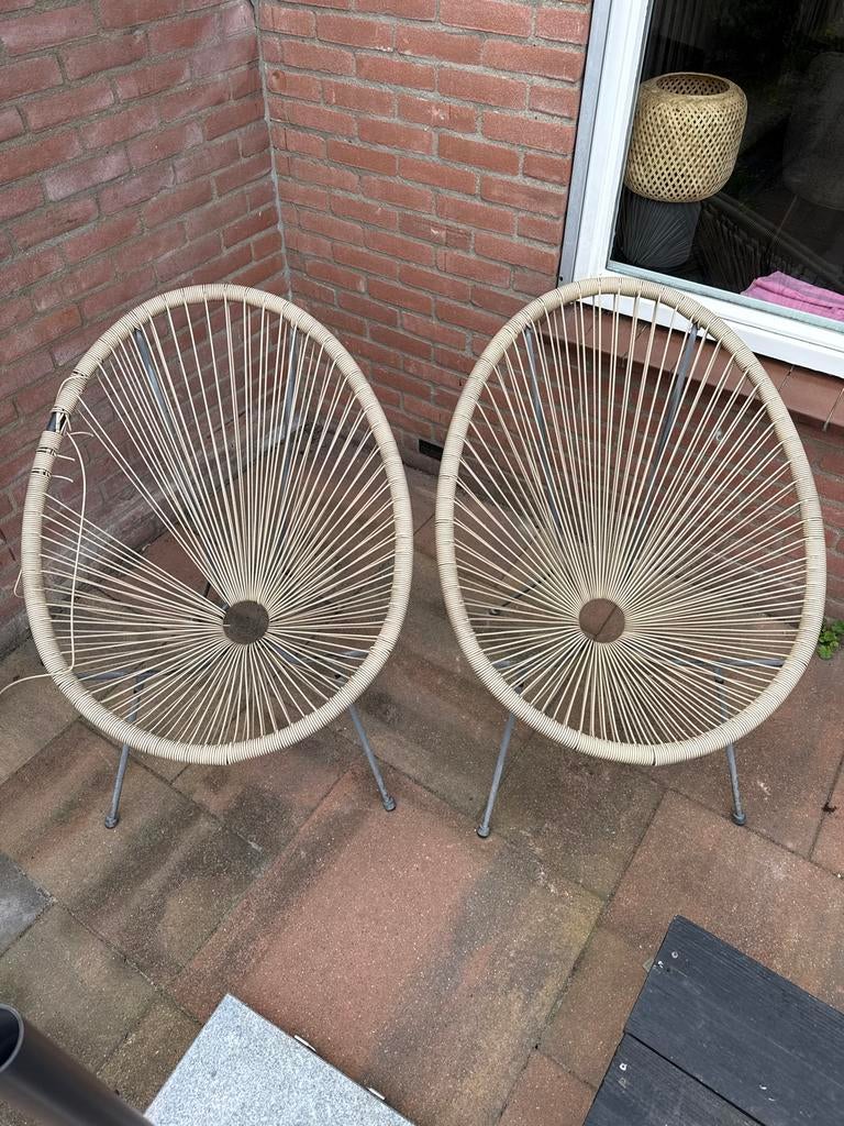 2 Buitenstoelen - 1 Goed, 1 Opknapper, Ophalen, Gebruikt, Kunststof