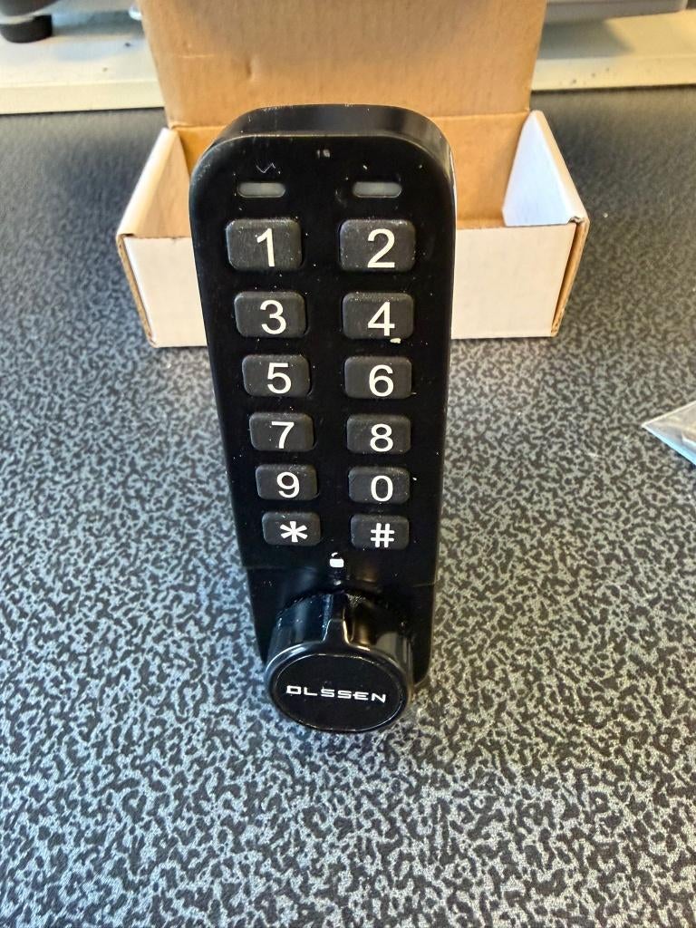 147 elektronische locker slotjes, Ophalen of Verzenden, Gebruikt, Elektronisch