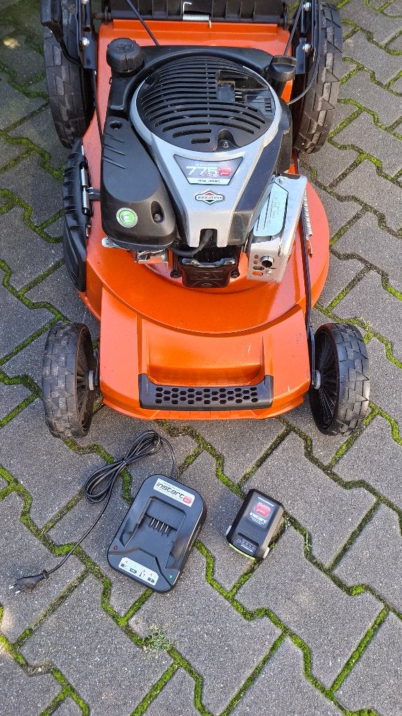 J & C Briggs & Stratton 775 IS grasmaaier 181cc Cirkelmaaier, Ophalen, Cirkelmaaier, ,, Zo goed als nieuw
