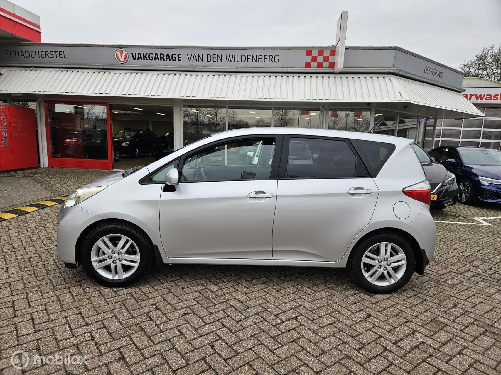 Toyota Verso-S 1.3 VVT-i Aspiration, Euro 5, Start-stop-systeem, Gebruikt, 4 cilinders