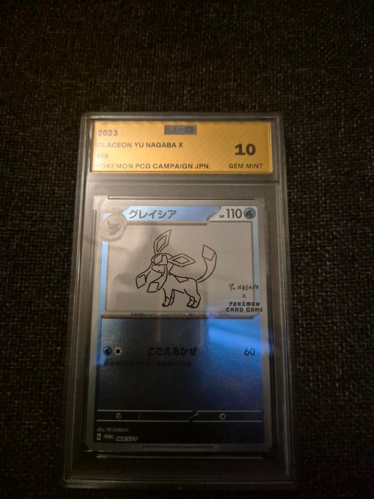 GLACEON YU NAGABA GRADED 10, Hobby en Vrije tijd, Verzamelkaartspellen | Pokémon, Verzenden, Zo goed als nieuw