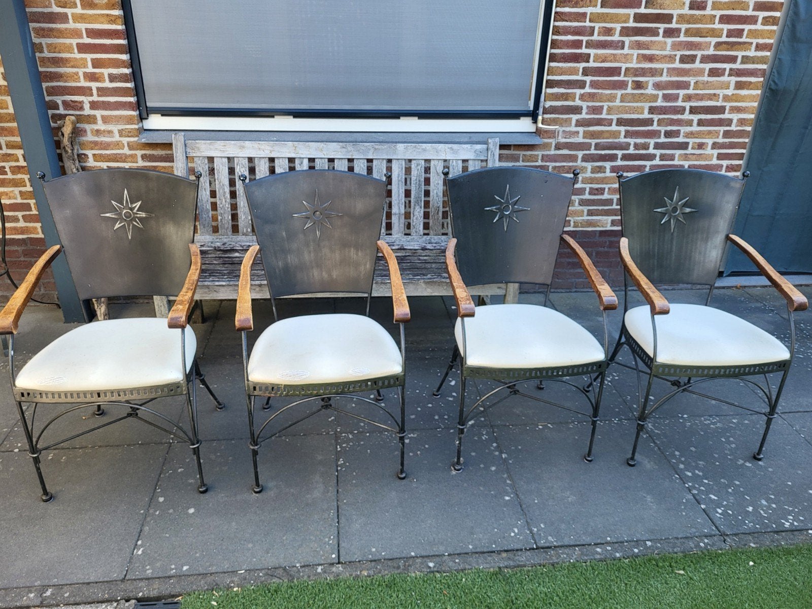 4 metalen stoelen, Ophalen, Gebruikt, Zwart, Vier