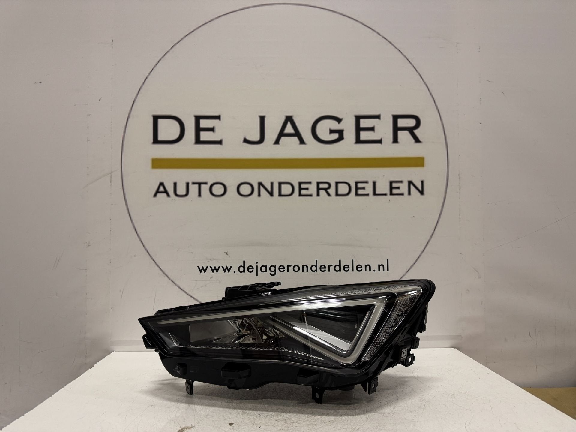 SEAT CUPRA FORMENTOR FULL LED KOPLAMP 5FG941007F COMPLEET, Gebruikt, Autovia A-2, Km 585 585
08760  Martorell, ES, Ophalen of Verzenden