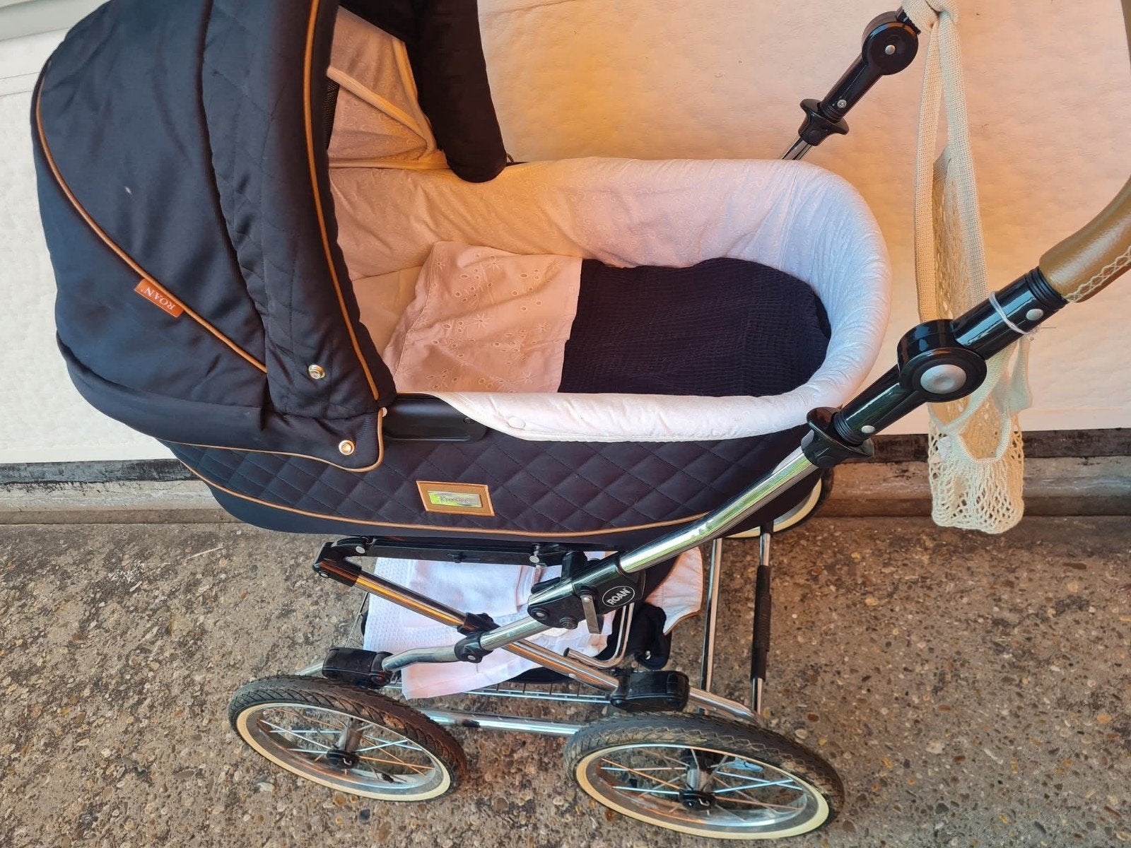 mooie Engelse  kinderwagen  met zit gedeelte  maxicosi, Met autostoeltje, Nieuw, Combiwagen, Ophalen