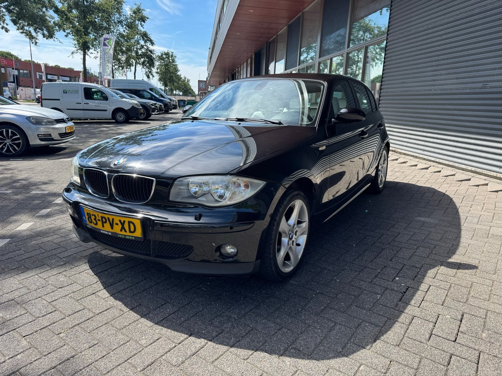 BMW 1-Serie 1.6 I High Executive 116 2004 Zwart, 1596 cc, Achterwielaandrijving, 4 cilinders, 635 kg