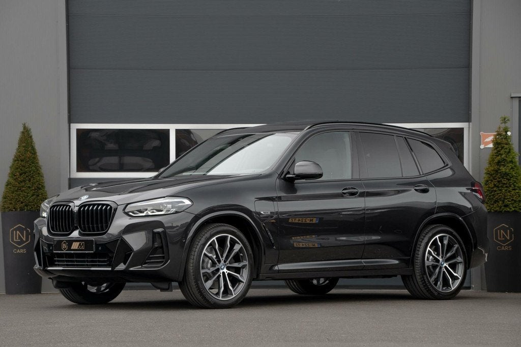 BMW X3 xDrive30e M-Pakket | Pano | DAB | Trekhaak, Automaat, 1998 cc, Automatische klimaatregeling, Gebruikt