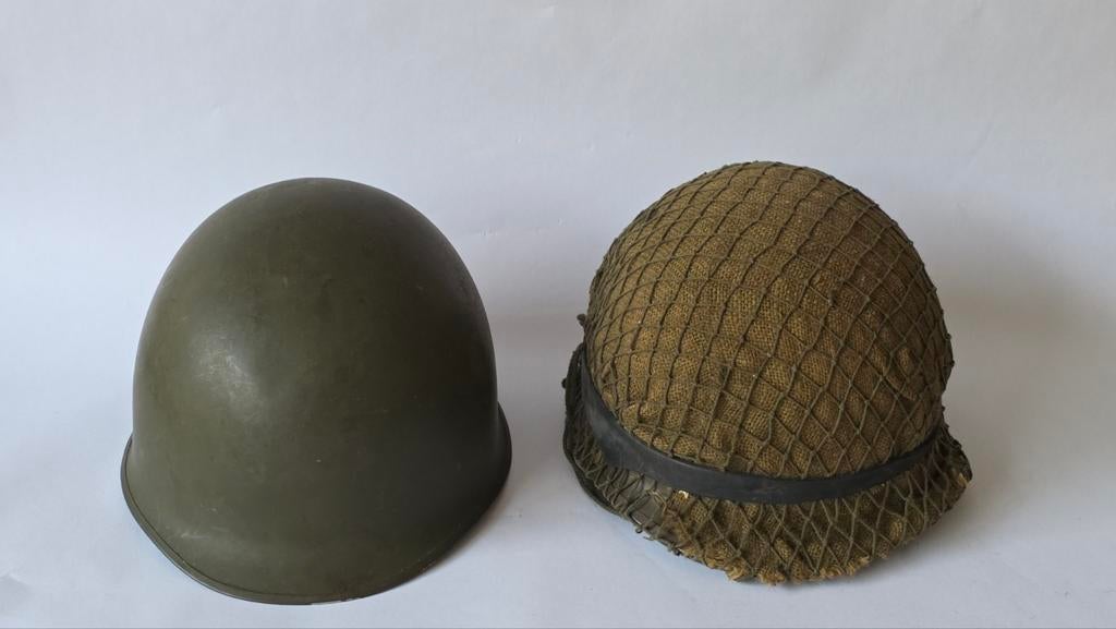 Koopje! 2X WOII Legerhelmen, Ophalen of Verzenden, Landmacht, Nederland, Helm of Baret