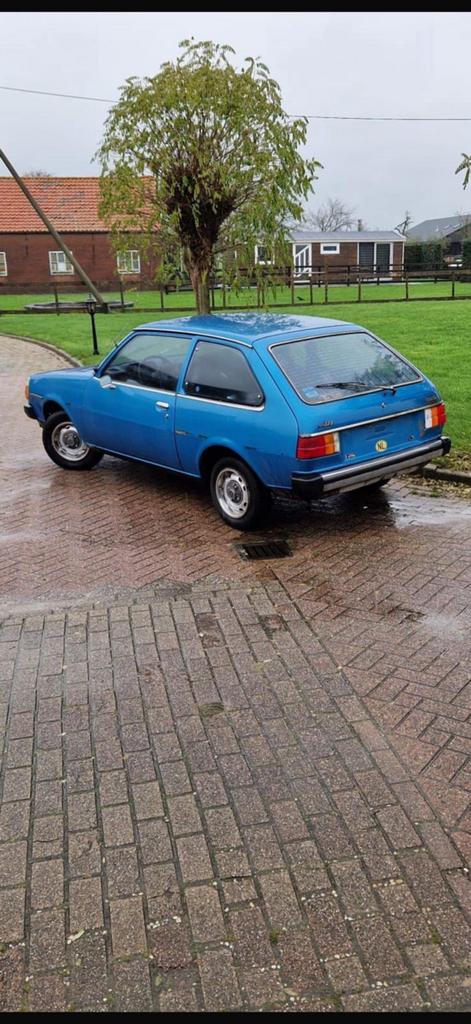 Mazda 323 3-deurs rwd 5-bak 1300 cc 1978, foto 4