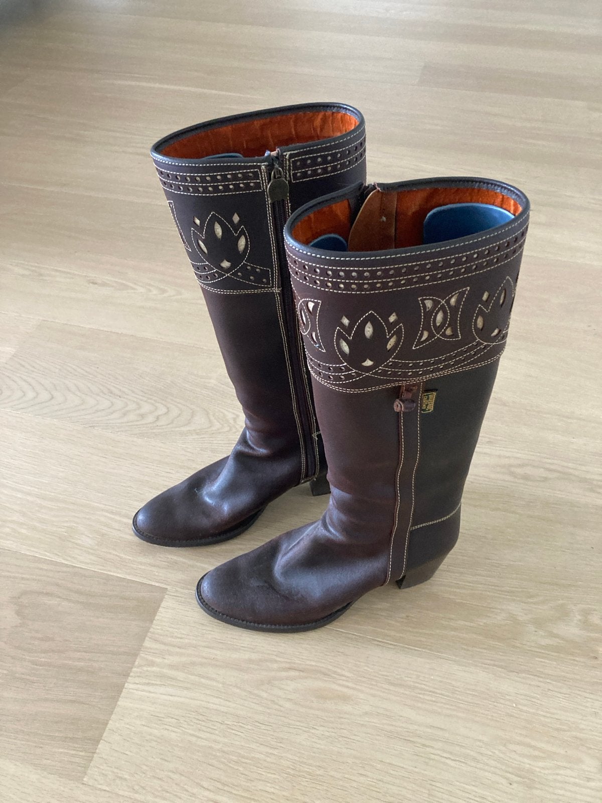 Spaanse Bruine leren laarzen met borduursel. Maat 40, Kleding | Dames, Schoenen, Hoge laarzen, Bruin, Ophalen of Verzenden, Zo goed als nieuw