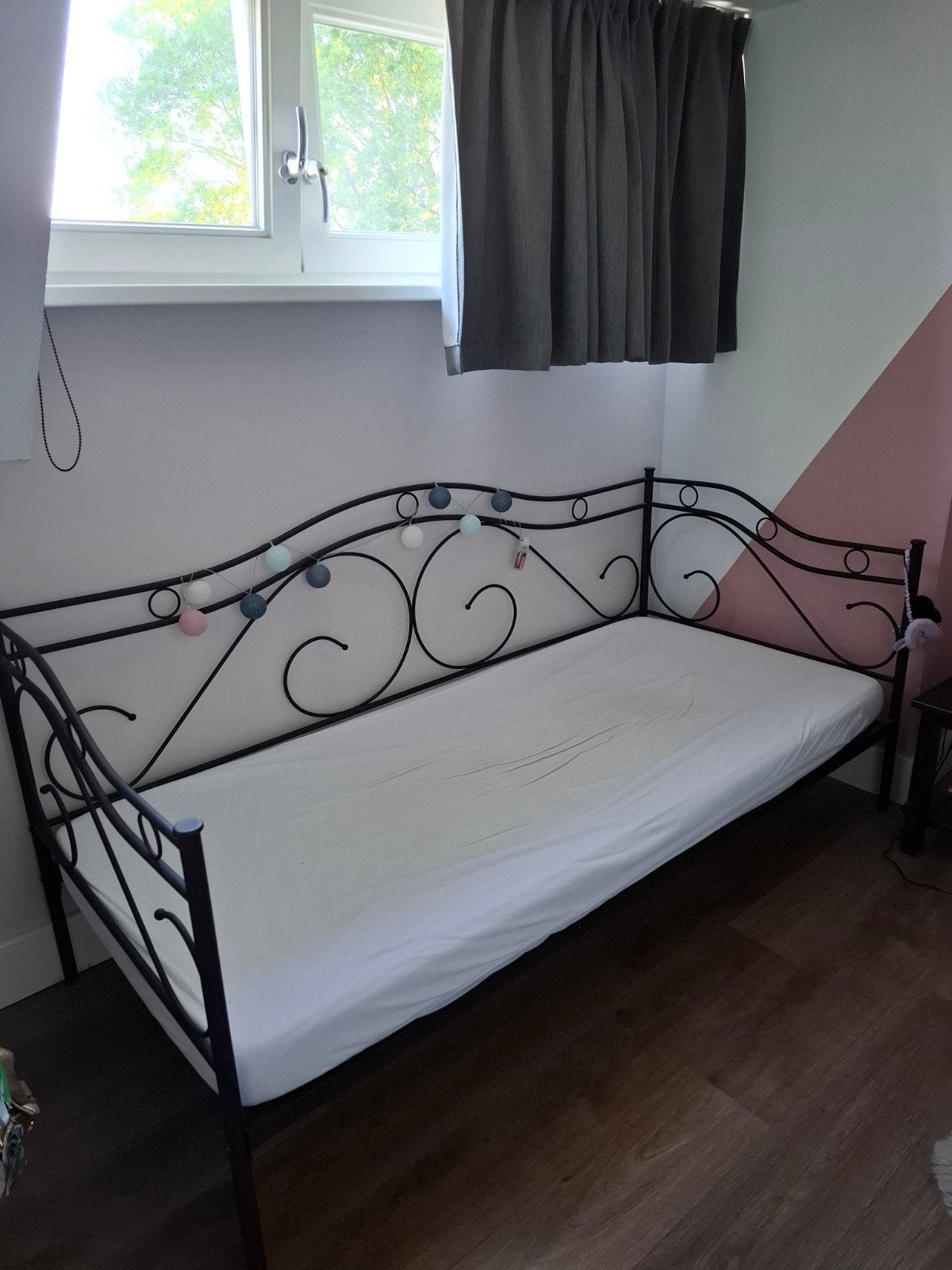 zwart metalen bed, Ophalen, 90 cm, Eenpersoons, Zwart