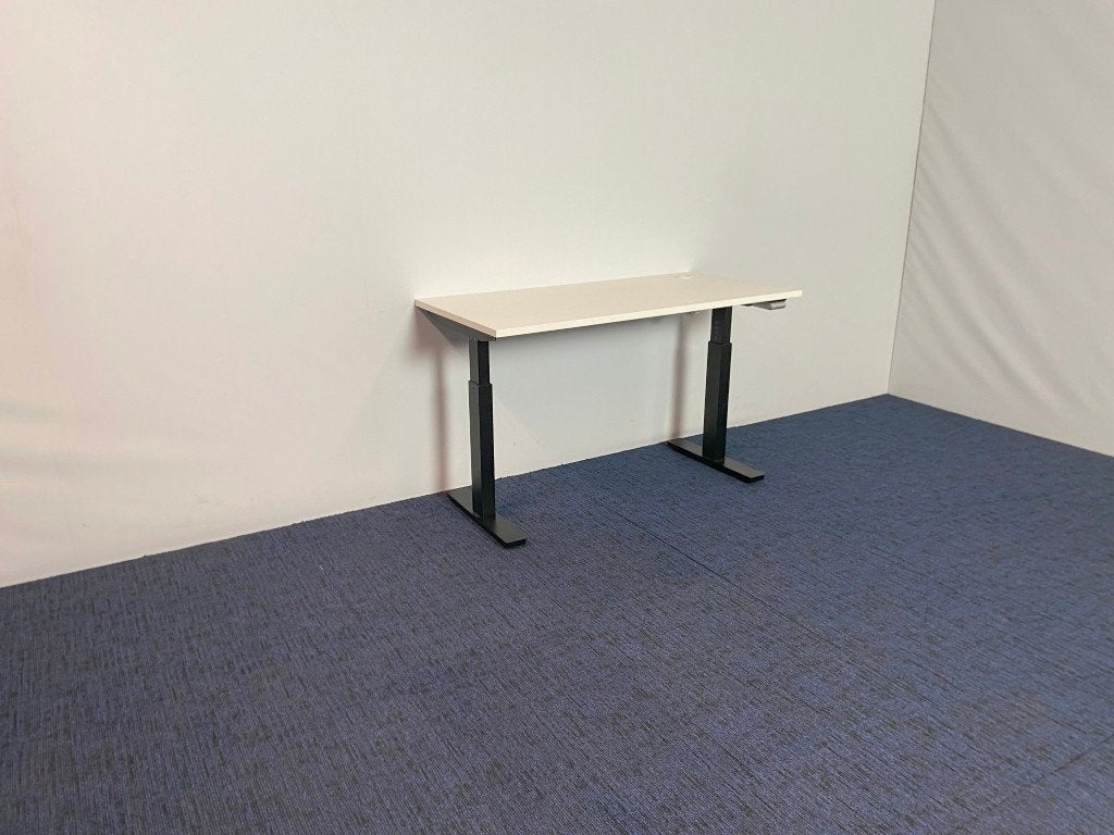 7 x Bureau Voortman (slinger), wit blad, 120 x 60 cm., Huis en Inrichting, Bureaus, Ophalen, Gebruikt, In hoogte verstelbaar, Voortman