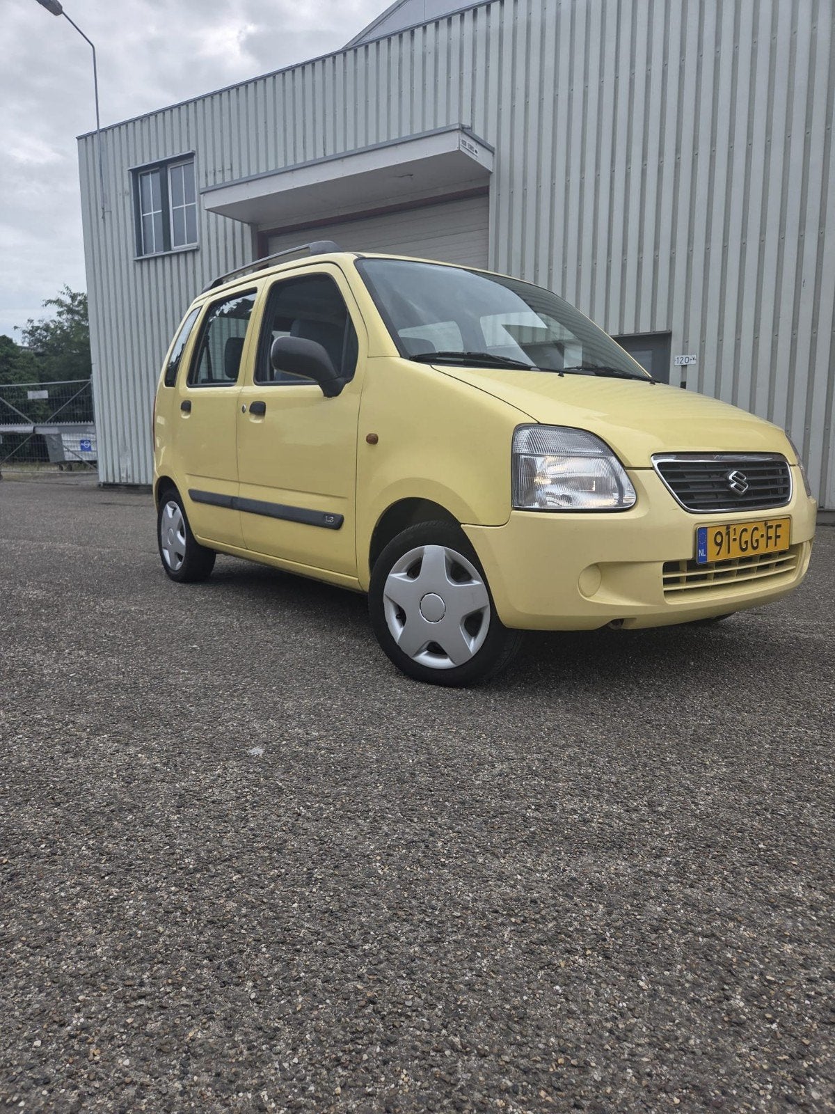 Suzuki Wagon R+ 1.3 2000 Geel