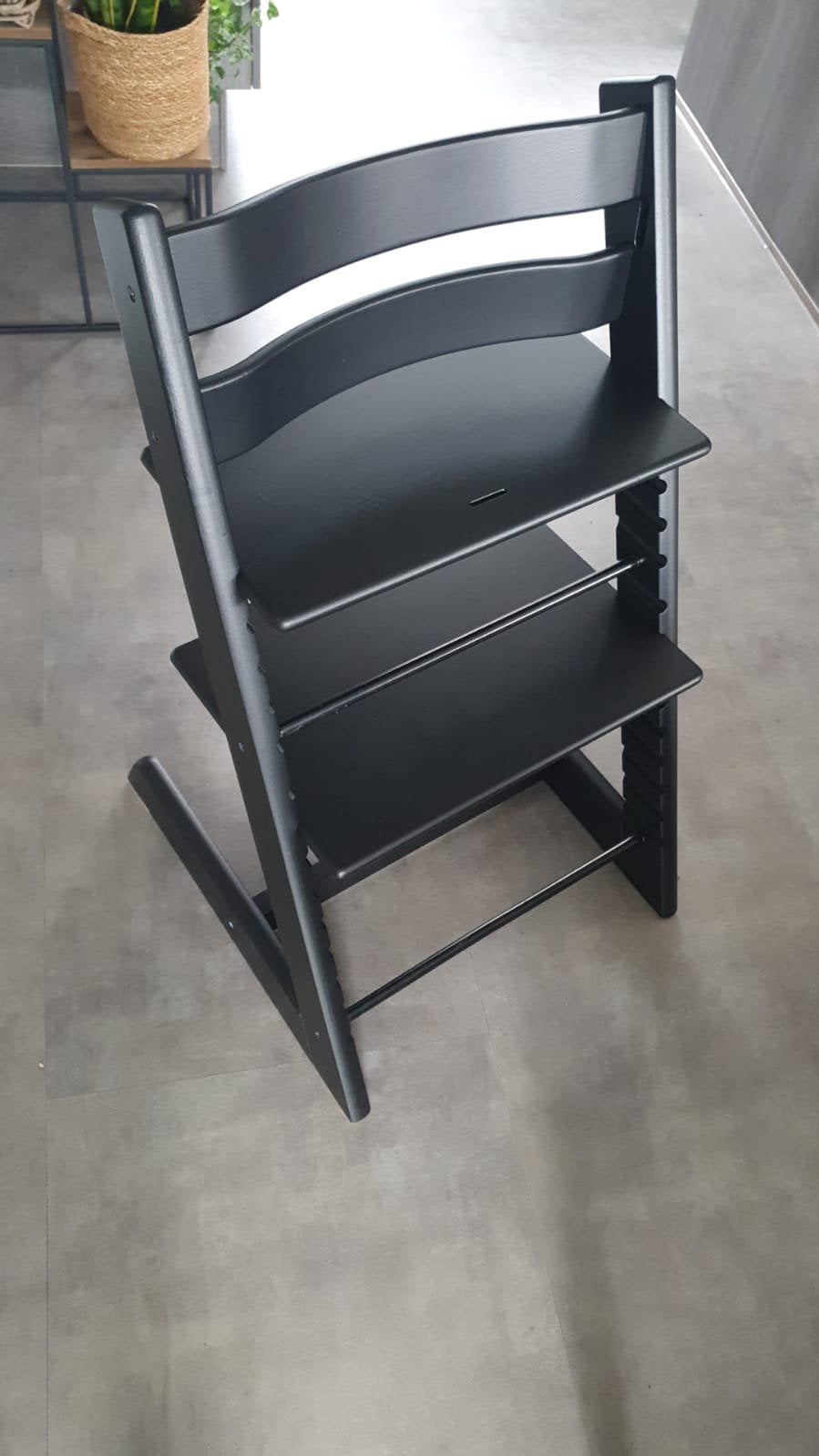 Stokke tripp trapp kinderstoel ZGAN zwart, Ophalen of Verzenden, Zo goed als nieuw, Meegroeistoel