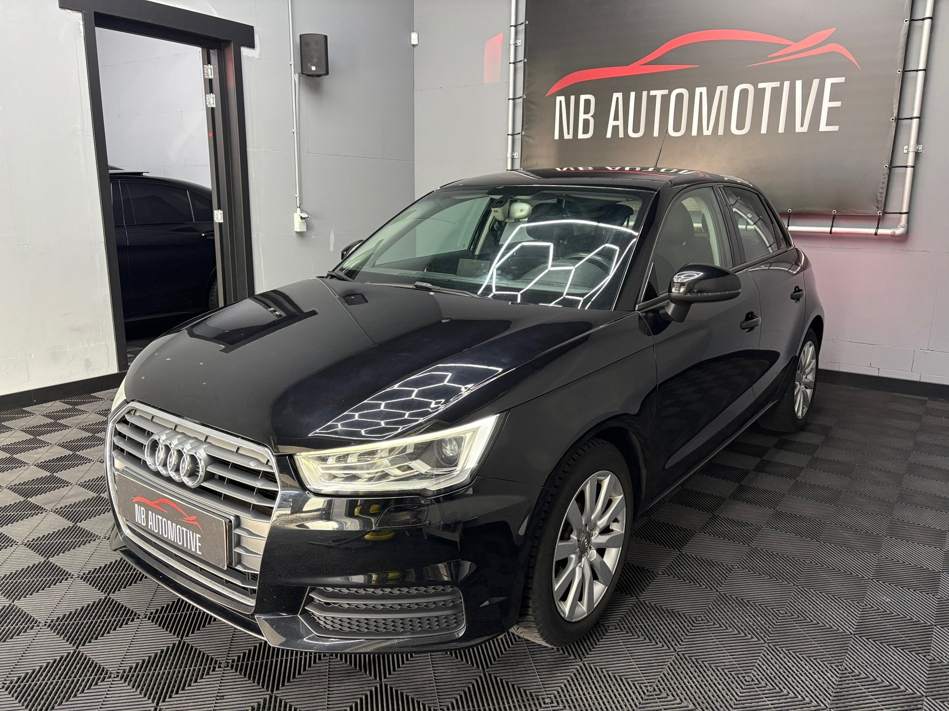 Audi A1 Sportback 1.0 TFSI Design Pro Line Plus, Auto's, Voorwielaandrijving, Stof, 95 pk, 4 stoelen