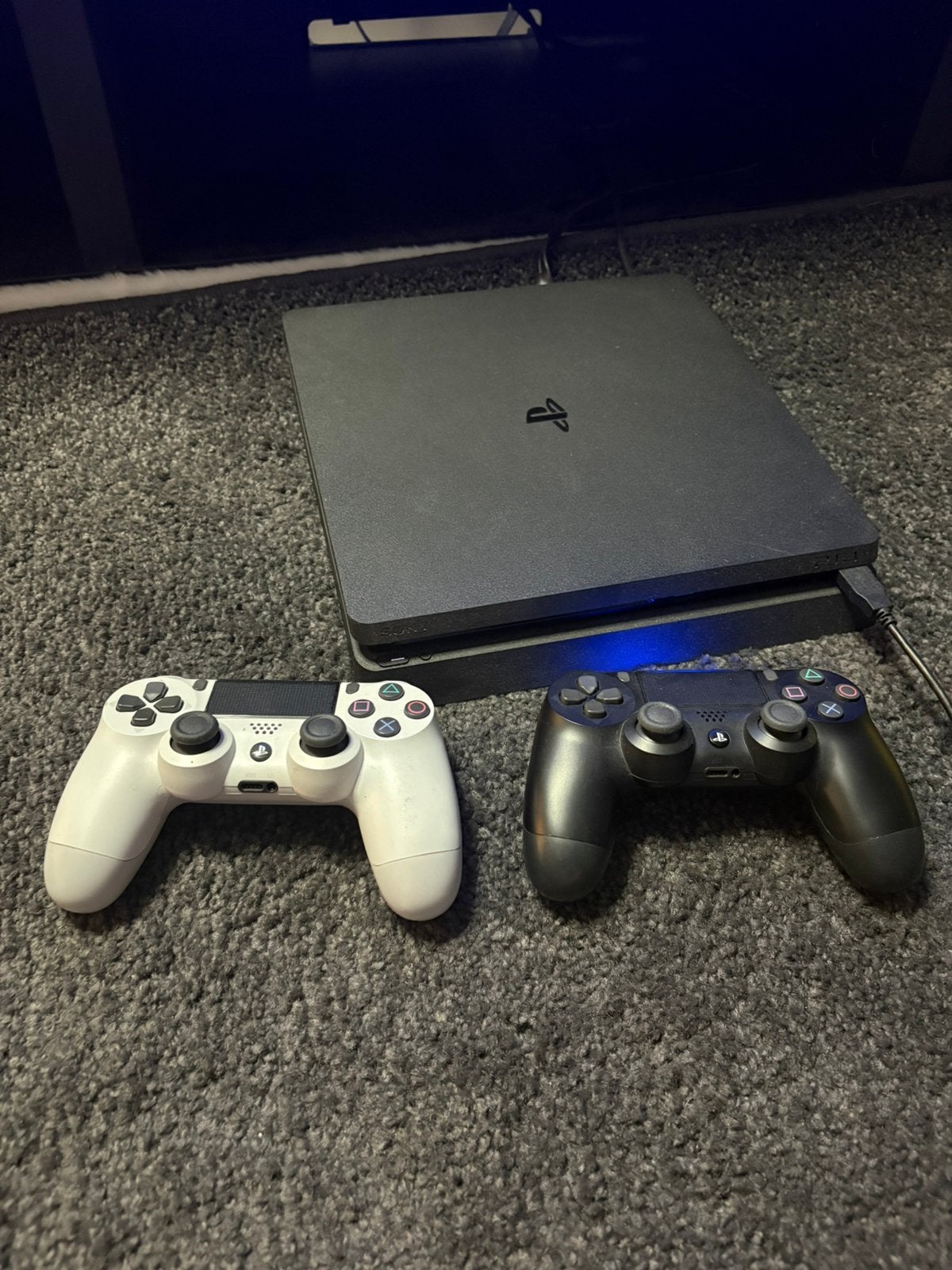 Playstation 4, met 2 draadloze controllers, Spelcomputers en Games, Spelcomputers | Sony PlayStation 4, Ophalen, Met 2 controllers
