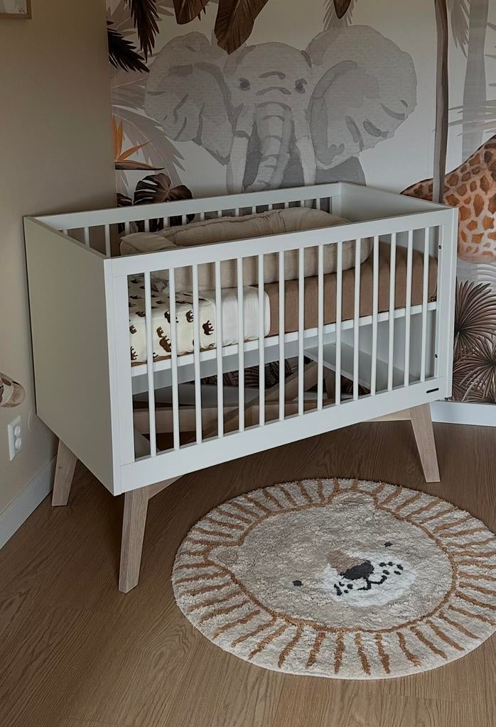 Kidsmill sixties ledikant wit eiken, Kinderen en Baby's, Babywiegjes en Ledikanten, Ophalen, Zo goed als nieuw, Ledikant