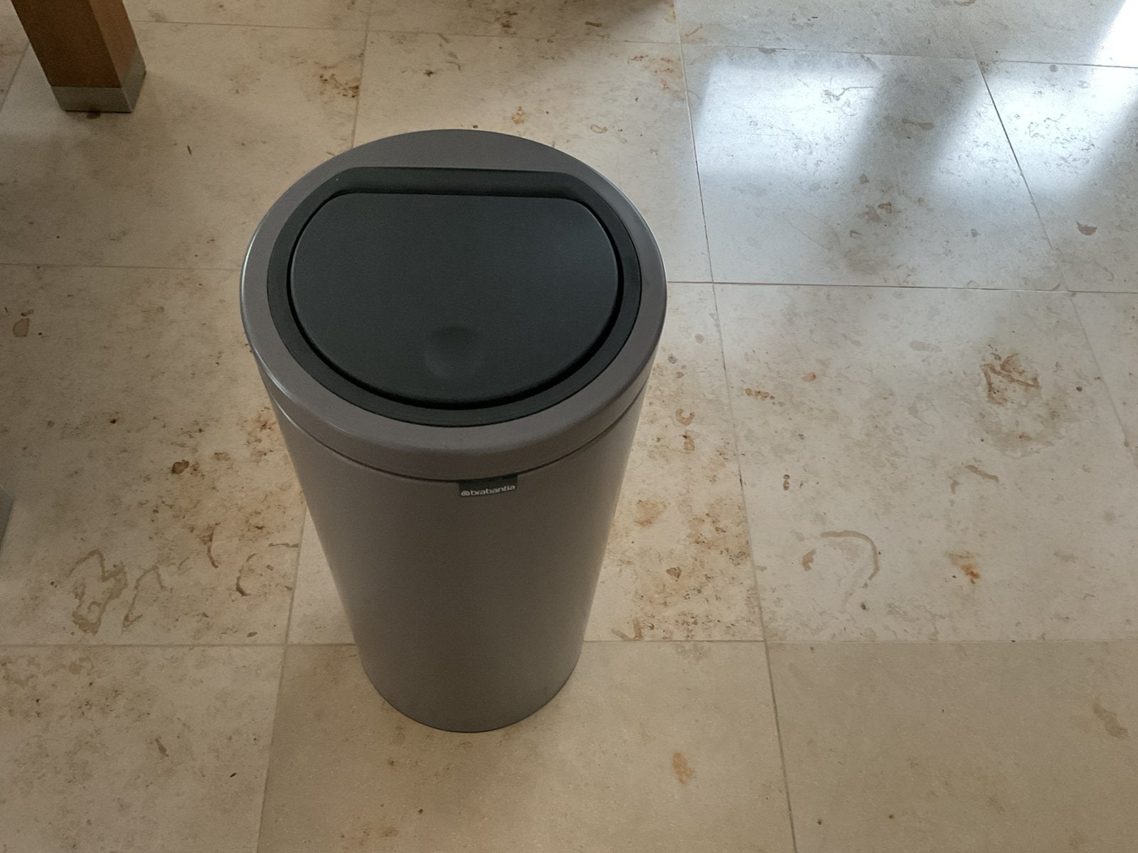 Brabantia touchbin 30 liter in zeer goede staat, Huis en Inrichting, Woonaccessoires | Prullenbakken, Ophalen, Zo goed als nieuw