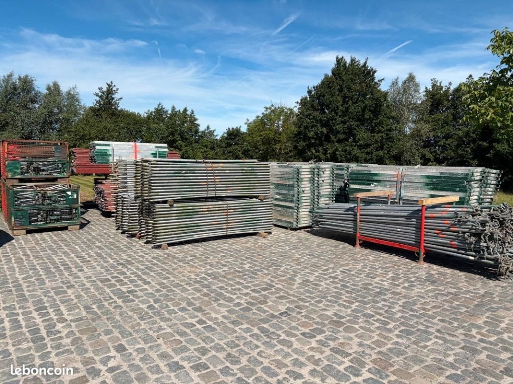 Layher Blitz steiger tot 1.880 m² complete partij +/- 26€/m2, Ophalen, Zo goed als nieuw, Gevelsteiger, 5 meter of hoger