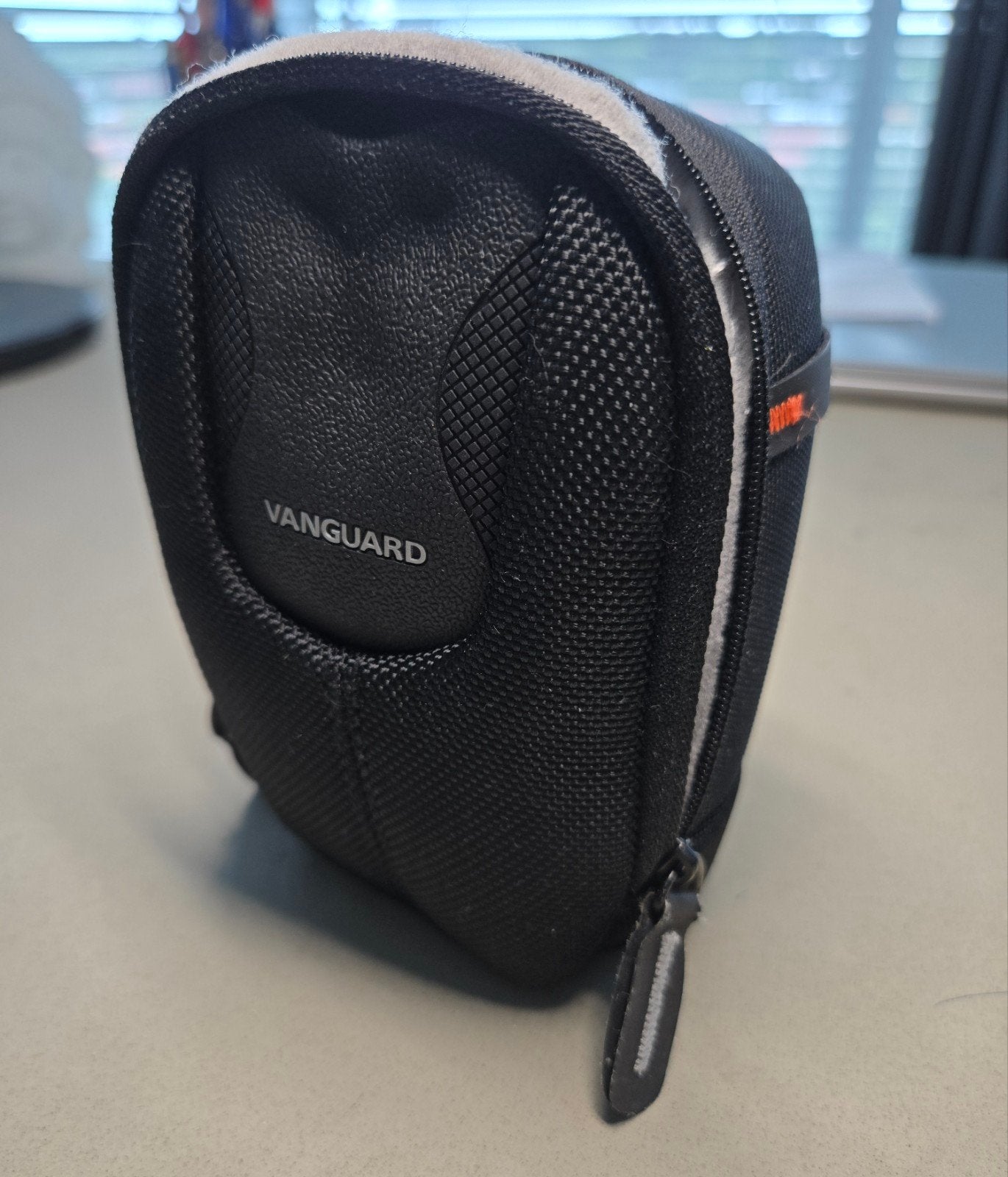 Vanguard cameratasje - Zwart, zo goed als nieuw, Audio, Tv en Foto, Fotografie | Fototassen, Vanguard, Pouch, Gevoerd, Ophalen of Verzenden