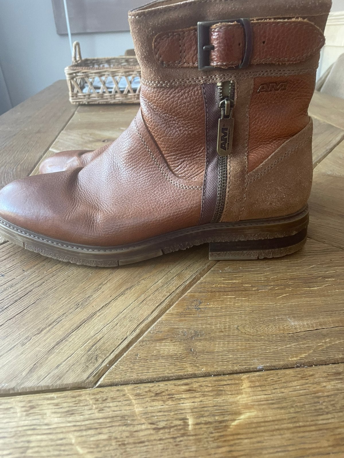 Nieuw staat! Bruin leren boots van AM shoe comp. Maat 46, Ophalen of Verzenden, Zo goed als nieuw, Bruin, Boots