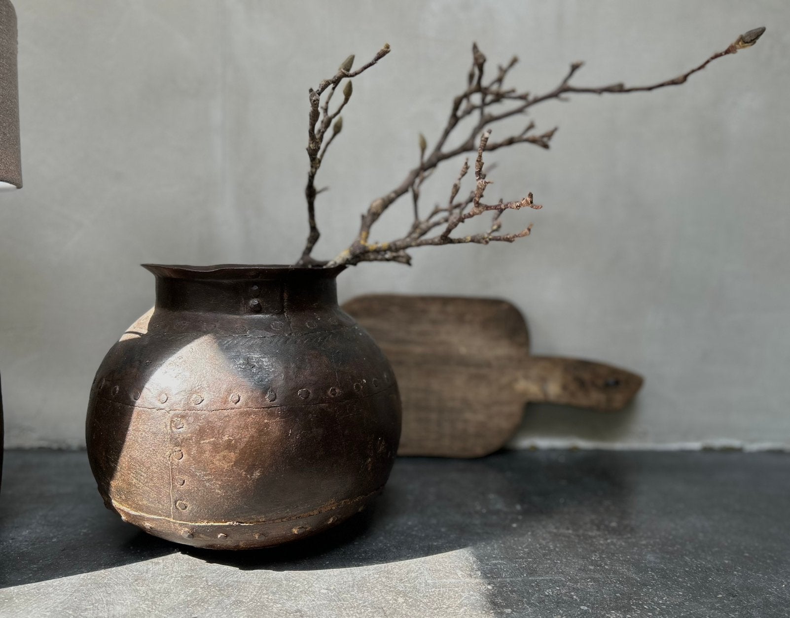 Oud ijzeren bowl water kruik India oosters  sober sleets, Ophalen of Verzenden