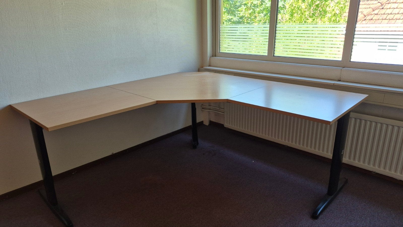 Hoekbureau in lichte houtkleur, verstelbaar, Huis en Inrichting, Bureaus, Ophalen, Gebruikt, Spaanplaat of MDF, Hoekbureau