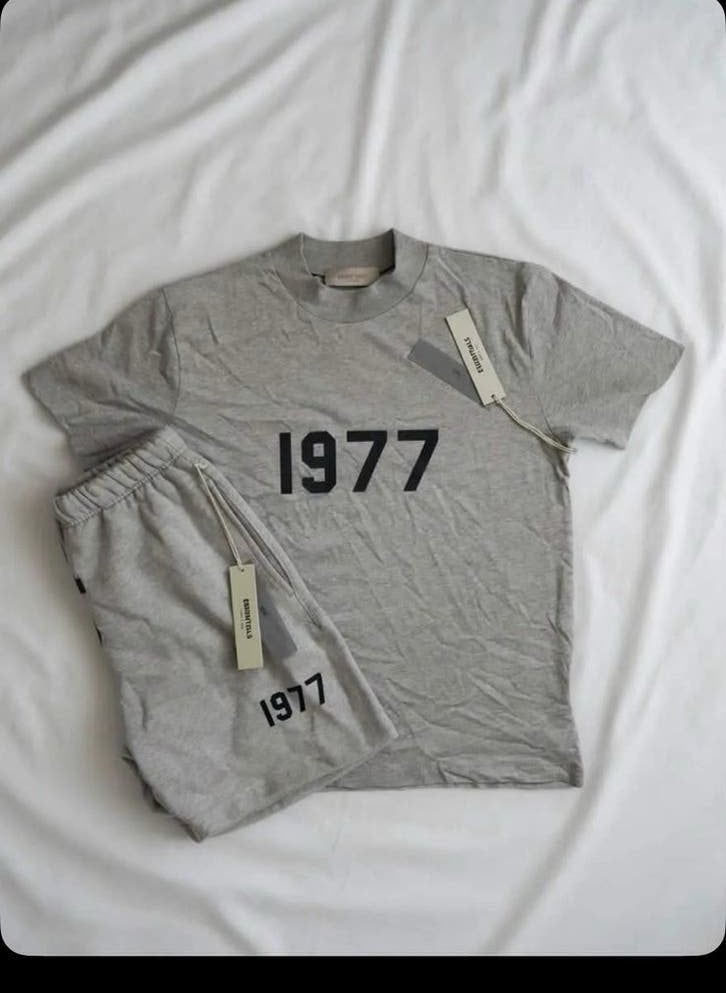 Essentials zomersetjes maten L, Kleding | Heren, T-shirts, Ophalen of Verzenden, Nieuw, Maat 52/54 (L), Beige