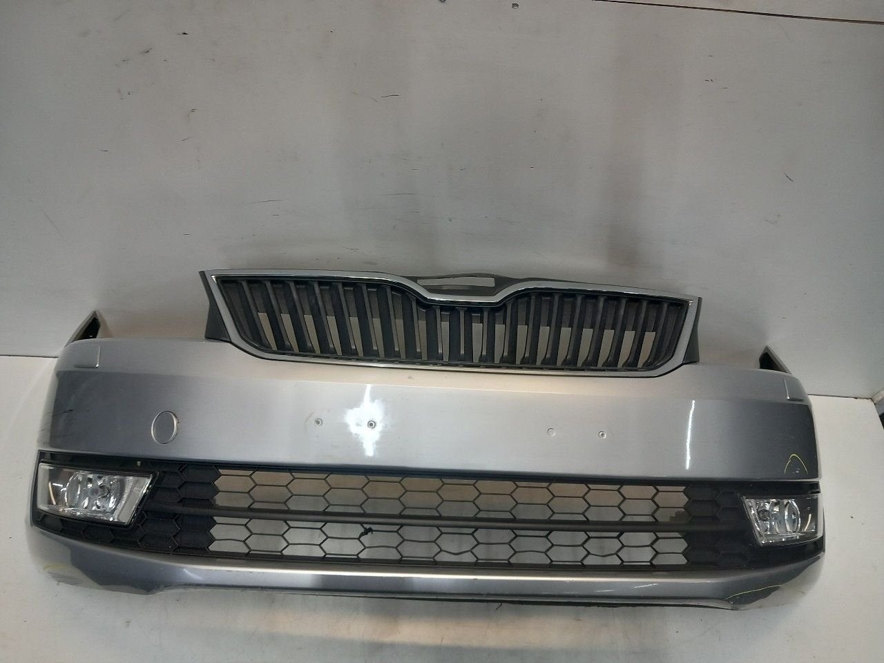 Bumper voor Skoda Rapid, Onderdelen@venauto.nl, Van der Ven Autorecycling B.V., Gebruikt, Ettenseweg 76, 4706 PB Roosendaal, The Netherlands
